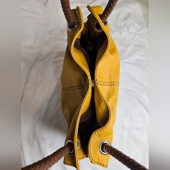 Relic Purse - Picture 2 of 11